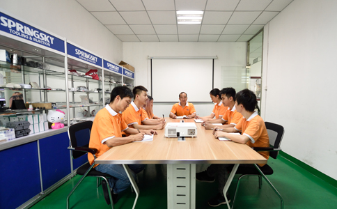 注塑模具廠 注(zhù)塑模具廠