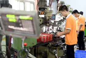 雙色模（mó）具製造（zào）廠家尋求（qiú）變（biàn）革是首要任務是什麽？