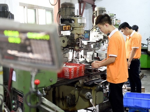 注（zhù）塑模具製作過程中用熱流道的兩（liǎng）個方麵的（de）作用